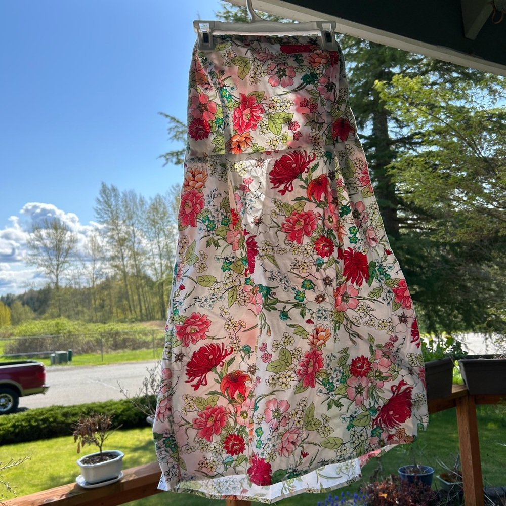 White Cotton Floral Strapless Dress